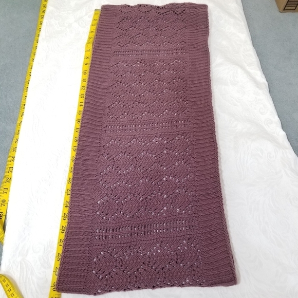 this is J Infinity Blanket Scarf - Picture 5 of 8